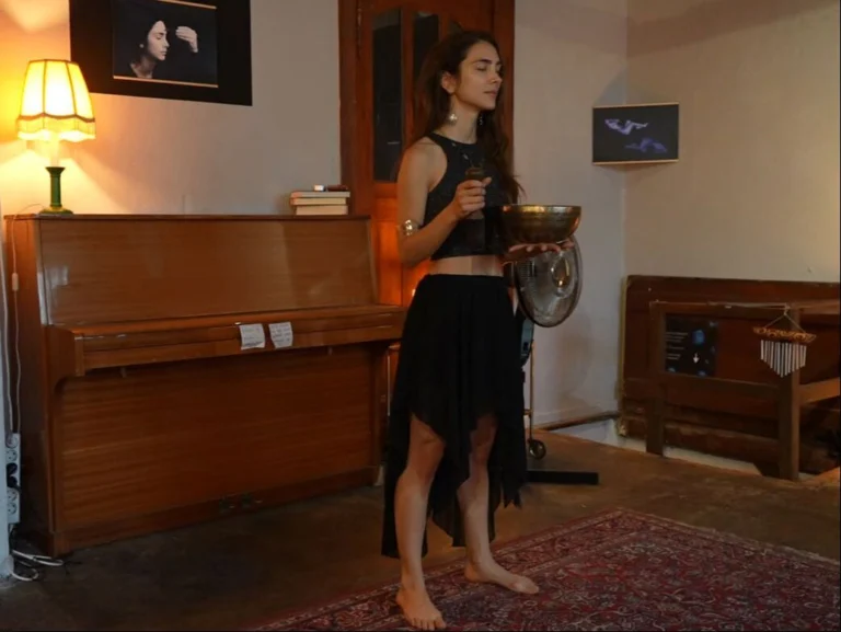 Performance at ORi Gallery, Berlin Neukölln, 2022